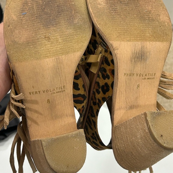 Very Volatile leopard print heels with fringe- size 8 - Picture 6 of 6